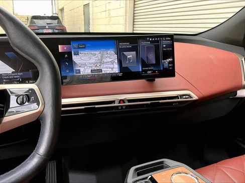 Used 2023 BMW iX M60 w/ Executive Package AWD/4WD image 9