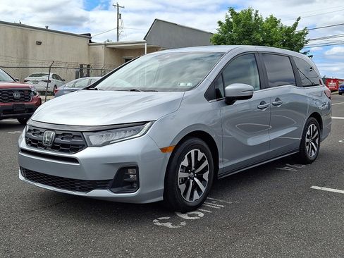 Certified 2026 Honda Odyssey EX-L image 3