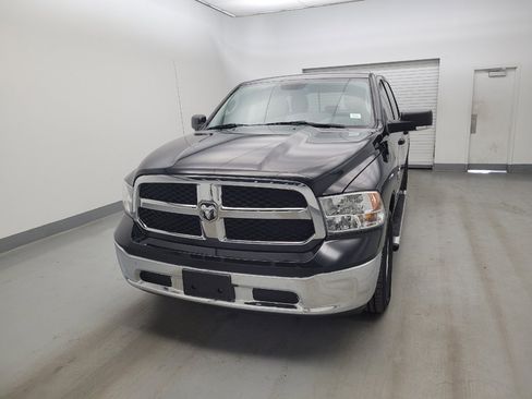 Used 2020 RAM 1500 Classic SLT w/ Luxury Group RWD image 15