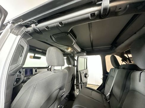 Used 2023 Jeep Wrangler Unlimited Rubicon 4xe AWD/4WD image 12
