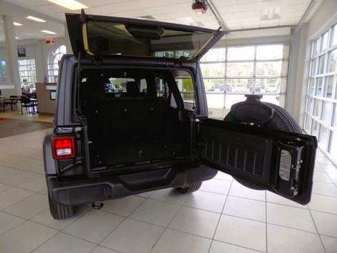 Certified 2025 Jeep Wrangler Unlimited Sport AWD/4WD image 6