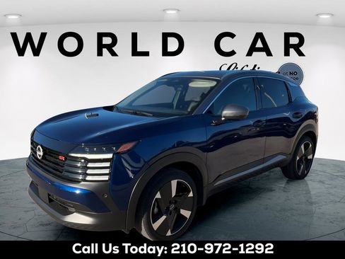 Used 2025 Nissan Kicks SR AWD/4WD image 3
