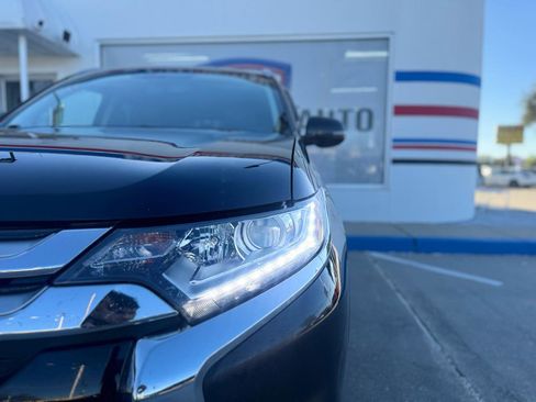 Used 2018 Mitsubishi Outlander SE image 10