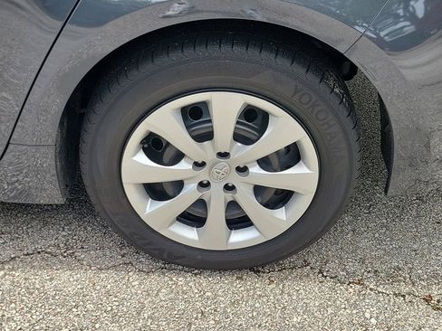 Used 2025 Toyota Corolla LE w/ Convenience Package image 5