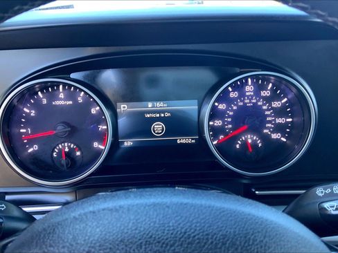 Used 2024 Kia Carnival LX image 22