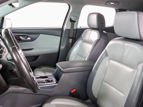 Used 2019 Chevrolet Blazer LT w/ Sound & Technology Package FWD image 25