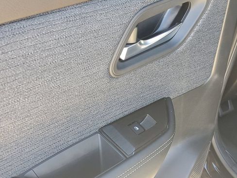 Certified 2023 Nissan Rogue SV FWD image 16