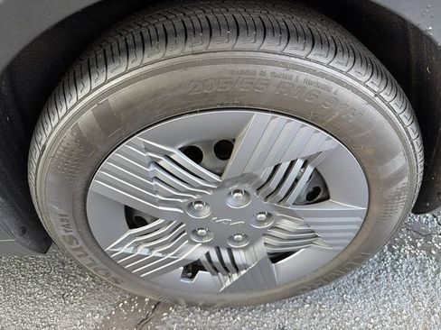 Used 2025 Kia K4 FWD image 19