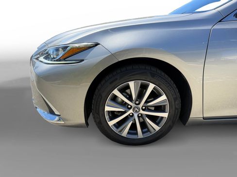 Used 2019 Lexus ES 350 w/ Accessory Package 2 FWD image 9