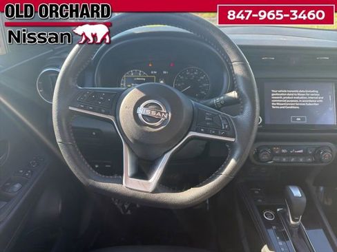 Used 2022 Nissan Kicks SR w/ Premium Package FWD image 14