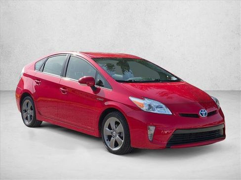 Used 2015 Toyota Prius Persona Series FWD image 3