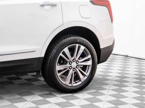 Certified 2025 Cadillac XT5 Premium Luxury image 38