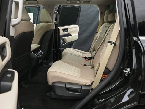 New 2025 Nissan Armada Platinum Reserve image 22