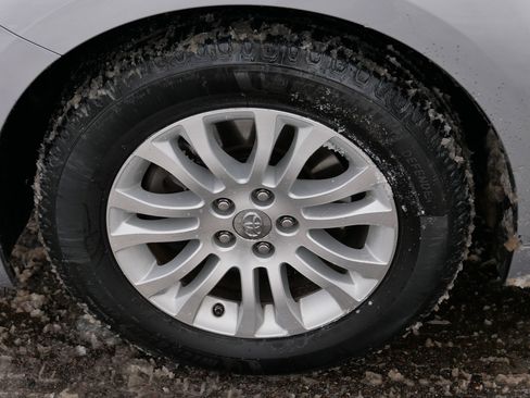 Used 2016 Toyota Sienna XLE image 15