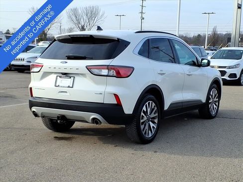 Used 2020 Ford Escape Titanium image 5