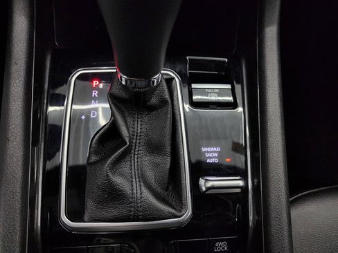 Used 2024 Jeep Compass Latitude image 40