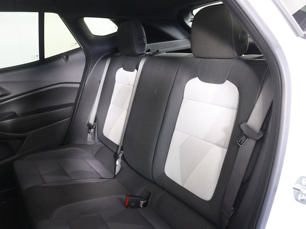 Used 2025 Chevrolet Trax RS w/ Driver Confidence Package FWD image 28