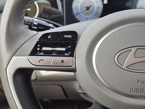Used 2025 Hyundai Elantra SEL FWD image 28