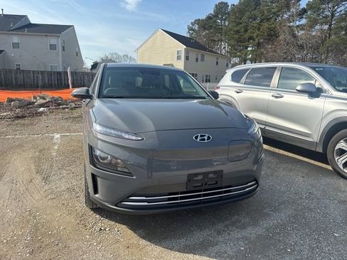 Used 2023 Hyundai Kona SE w/ Cargo Package image 2