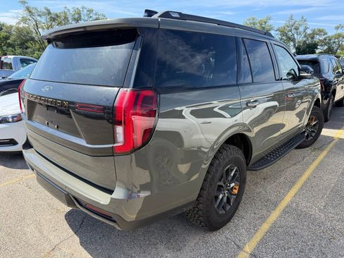 Used 2025 Ford Expedition Tremor AWD/4WD image 2