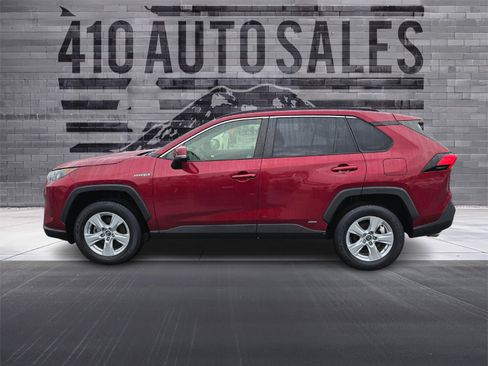 Used 2019 Toyota RAV4 LE image 7