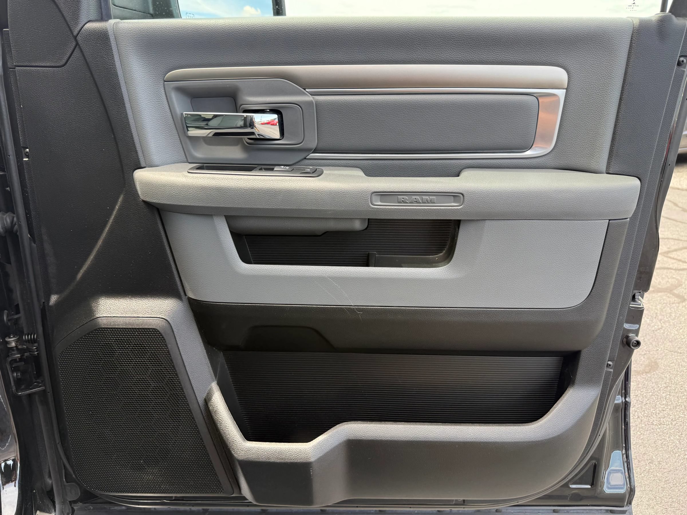 Used 2018 RAM 2500 SLT AWD/4WD image 27