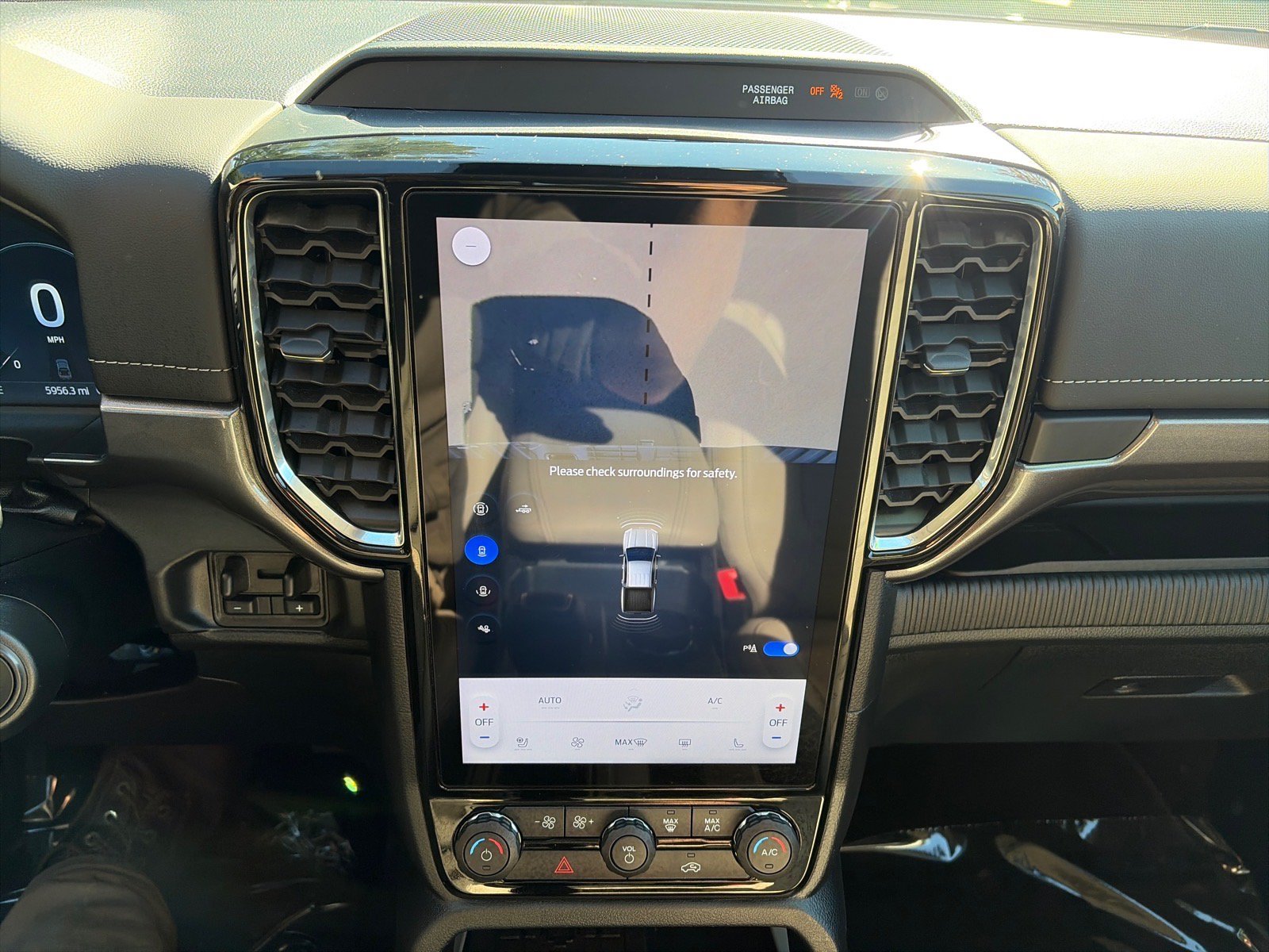 Used 2025 Ford Ranger Lariat w/ Advanced Towing Package AWD/4WD image 24