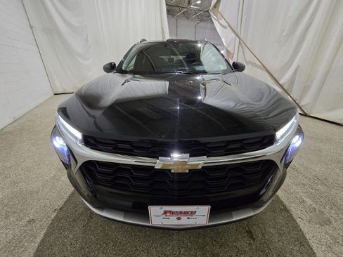 Used 2024 Chevrolet Trax LT image 9