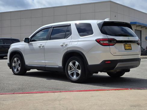 Used 2024 Honda Pilot EX-L image 5