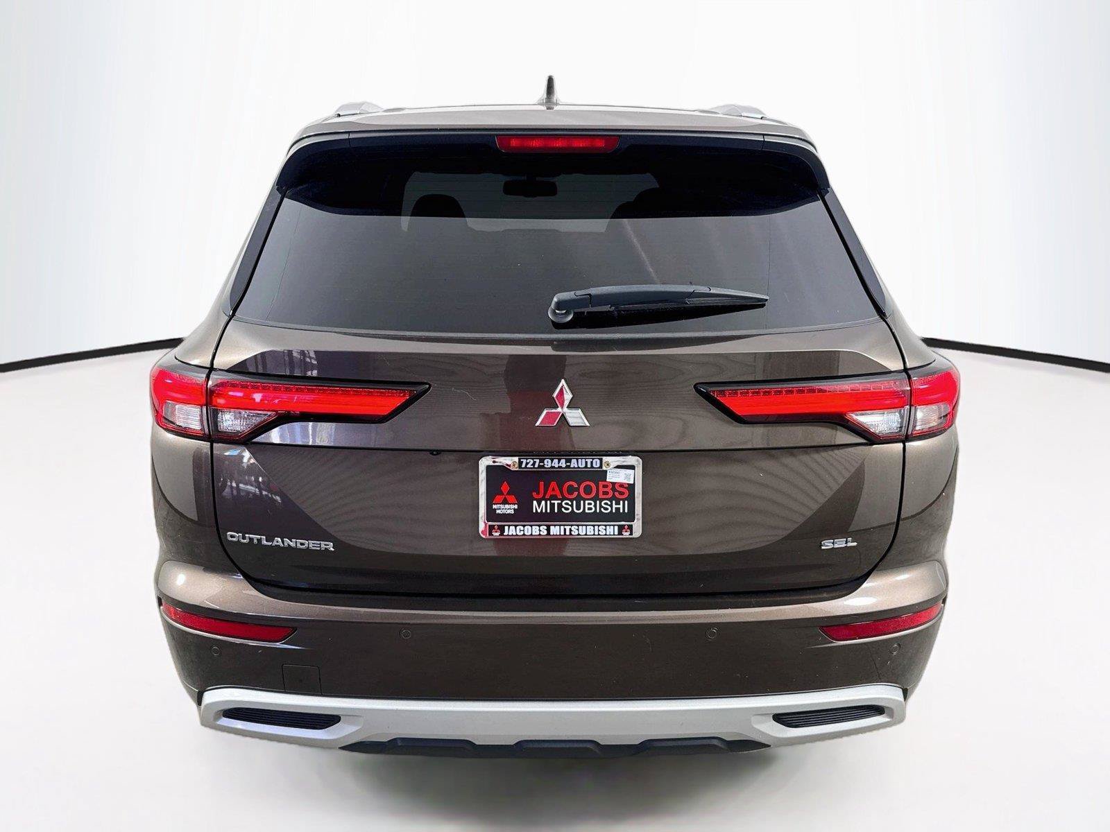 Used 2024 Mitsubishi Outlander SEL FWD image 4