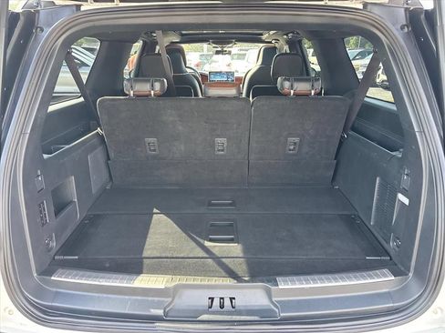 Used 2023 Lincoln Navigator L Reserve w/ Equipment Group 201A AWD/4WD image 7