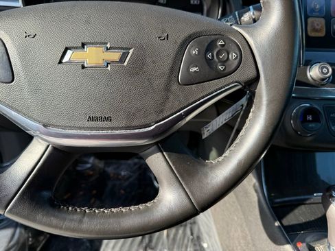 Used 2017 Chevrolet Impala LT image 8