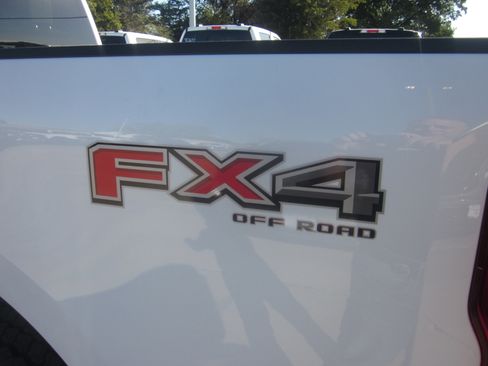 New 2026 Ford F250 XLT w/ FX4 Off-Road Package AWD/4WD image 8