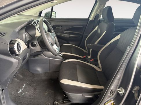 Used 2020 Nissan Versa SV FWD image 19
