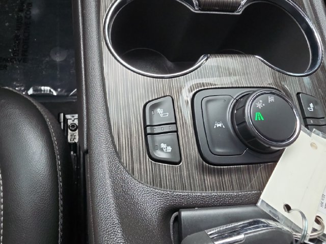 Certified 2023 GMC Acadia SLT FWD image 21