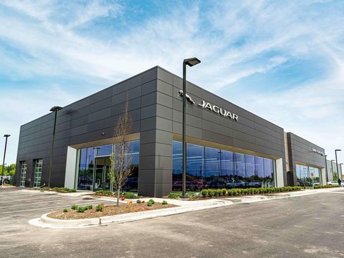 New 2026 Land Rover Range Rover Velar S image 30