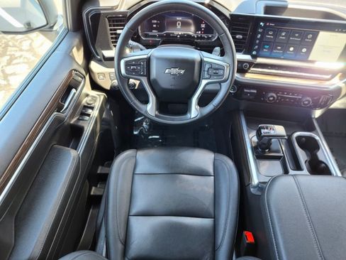 Used 2023 Chevrolet Silverado 1500 LT Trail Boss w/ Convenience Package II AWD/4WD image 11