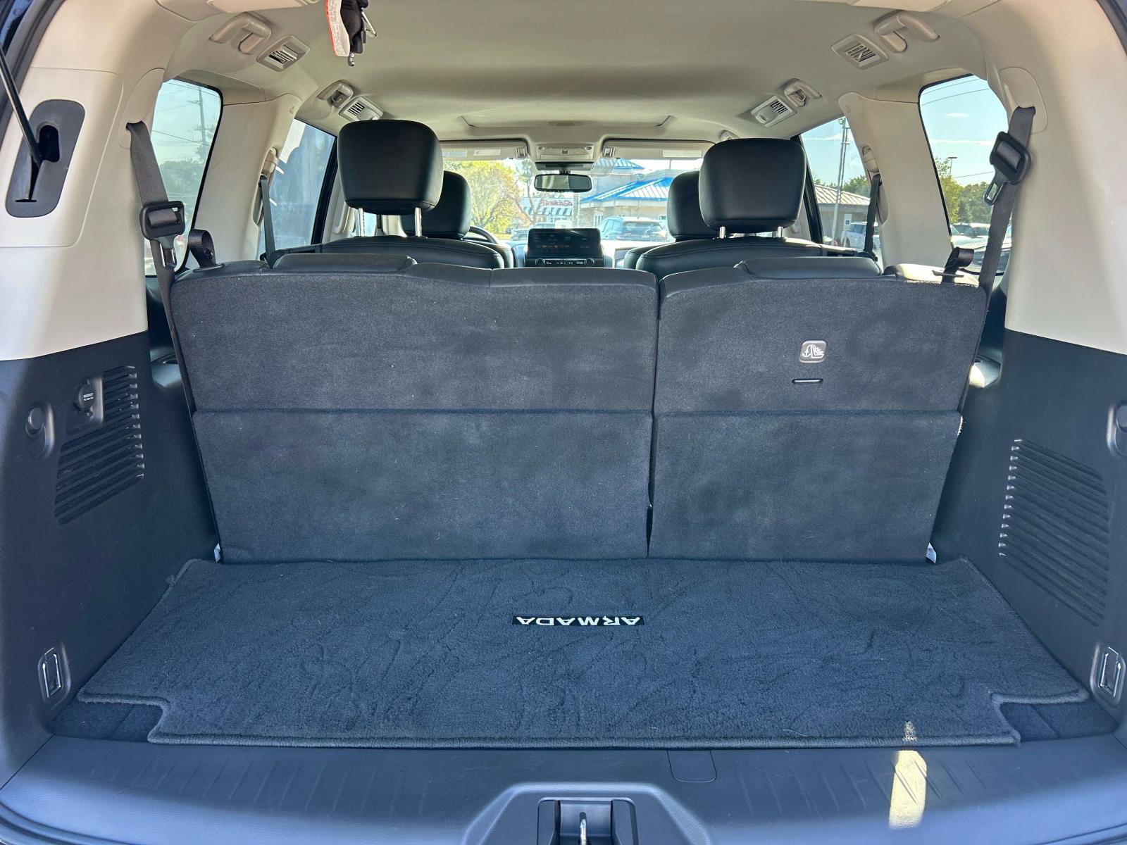 Used 2023 Nissan Armada SL w/ Captain's Chairs Package RWD image 12