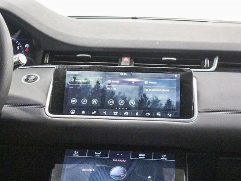 Used 2020 Land Rover Range Rover Evoque SE image 15