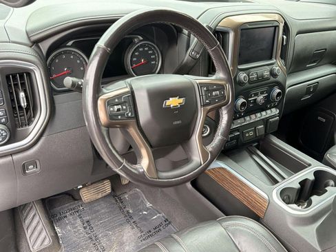 Used 2022 Chevrolet Silverado 1500 High Country w/ Z71 Off-Road Package AWD/4WD image 4