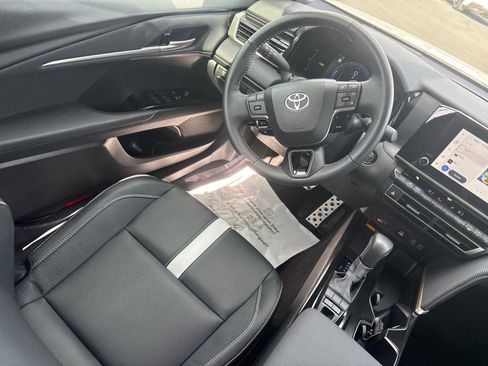 Certified 2025 Toyota Camry SE image 14