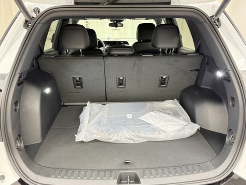 New 2026 GMC Terrain AT4 w/ LPO, Black Badging Package image 5