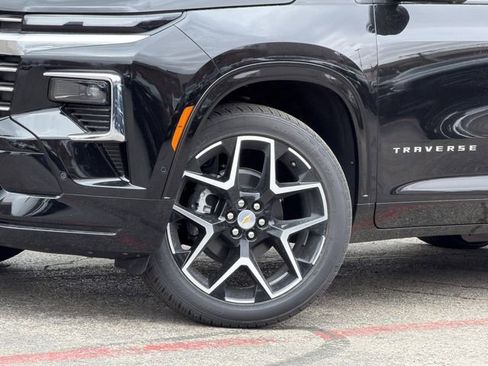 New 2026 Chevrolet Traverse High Country w/ LPO, Floor Liner Package FWD image 8