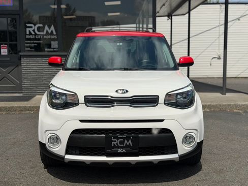 Used 2018 Kia Soul + FWD image 2