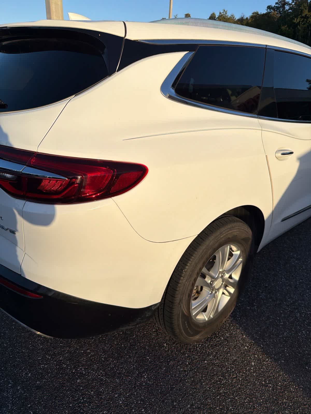 Used 2018 Buick Enclave FWD image 2