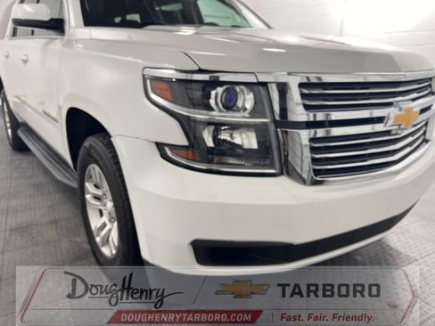 Used 2018 Chevrolet Suburban LT RWD image 8