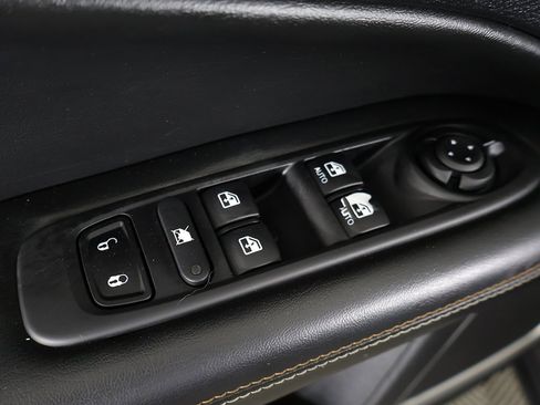 Used 2020 Jeep Compass Latitude w/ Cold Weather Group image 32