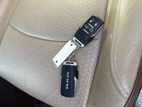 Used 2019 RAM 2500 Laramie image 27