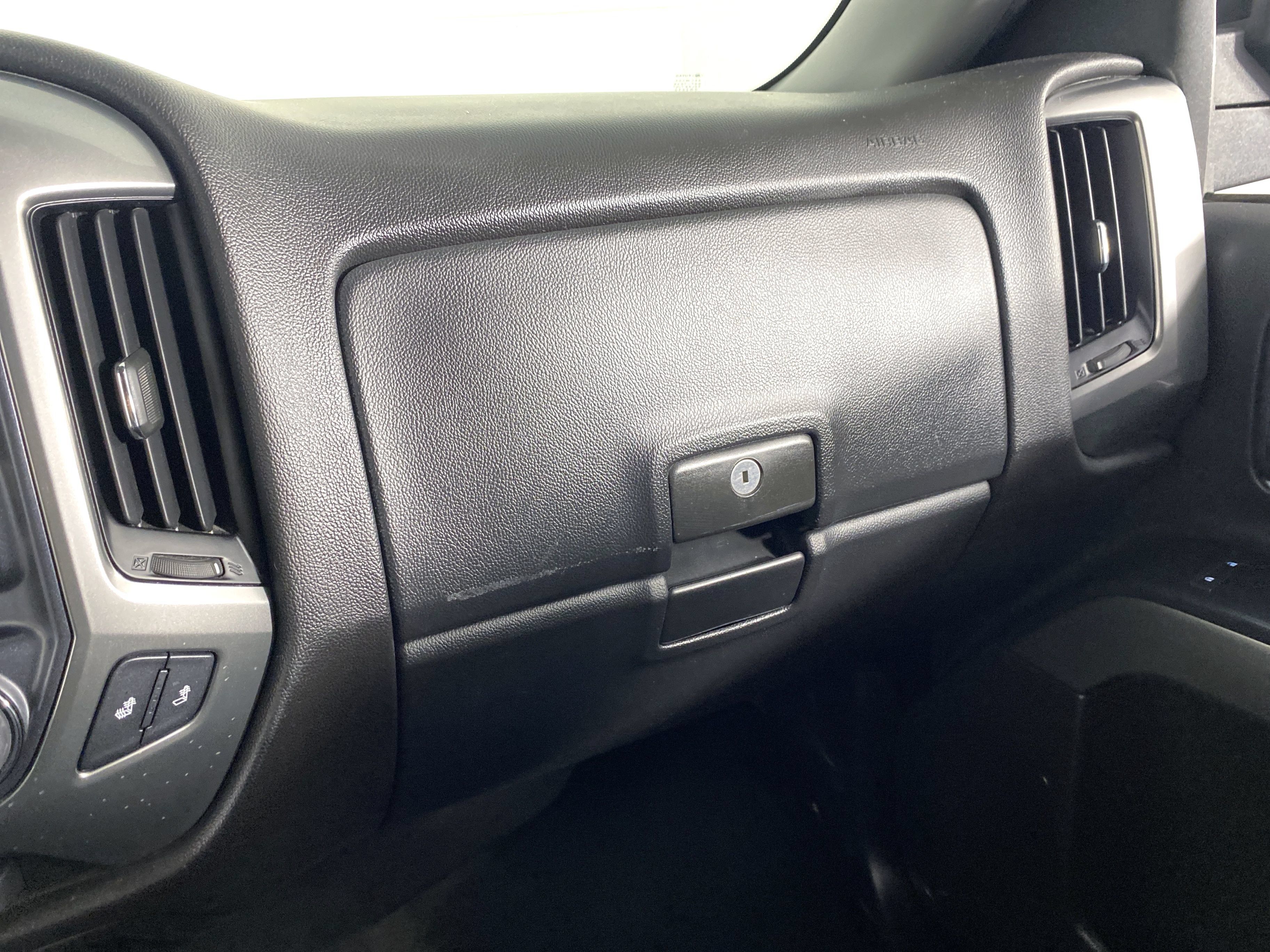 Used 2018 Chevrolet Silverado 1500 LT w/ All Star Edition AWD/4WD image 29