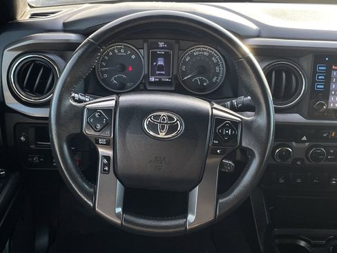 Used 2017 Toyota Tacoma SR image 11